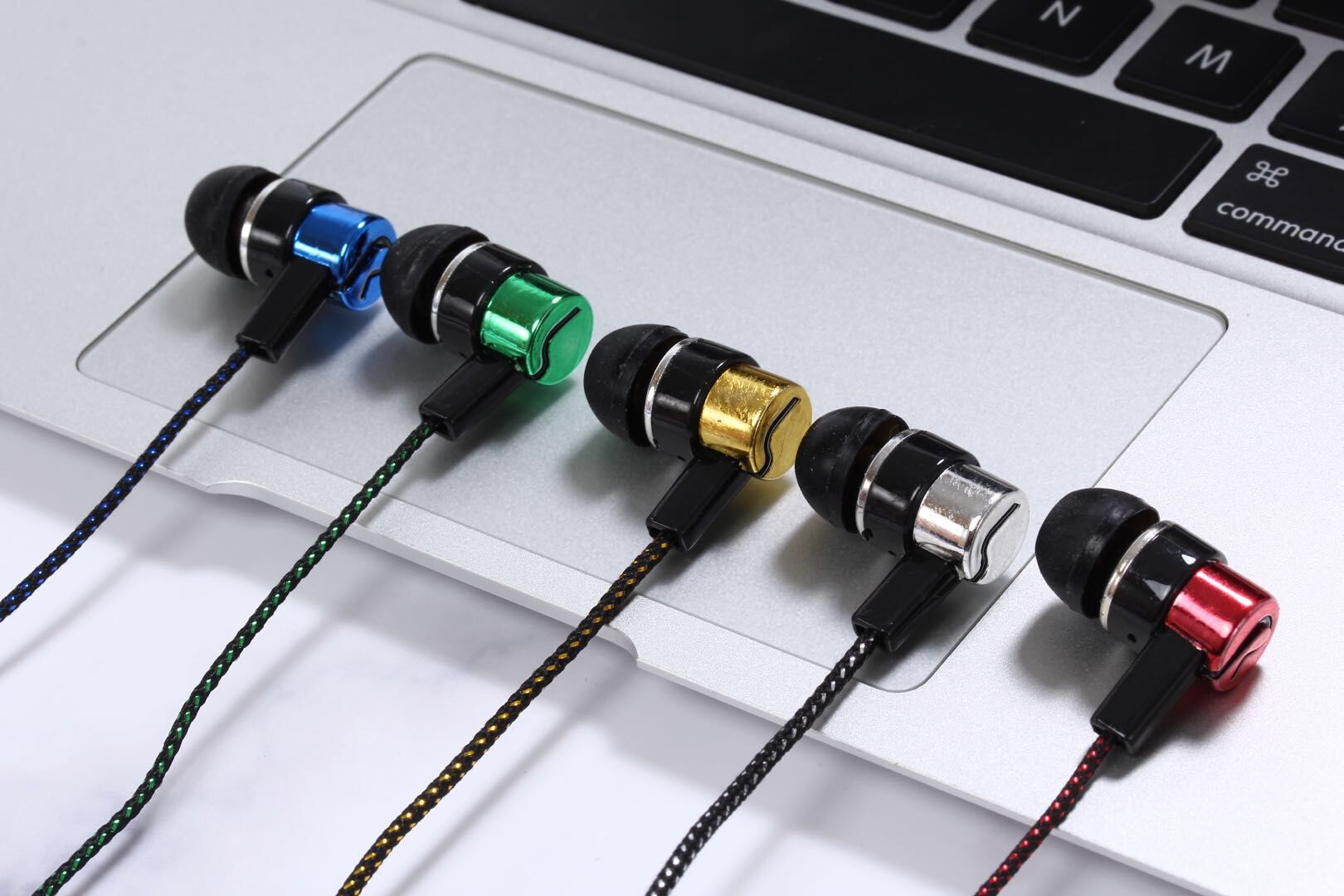 New Braided Wiring Headset in-Ear Dynamic Bass Boost with Mic M Audio Earphone Compatible with Universal Earphones for Mobile Phones