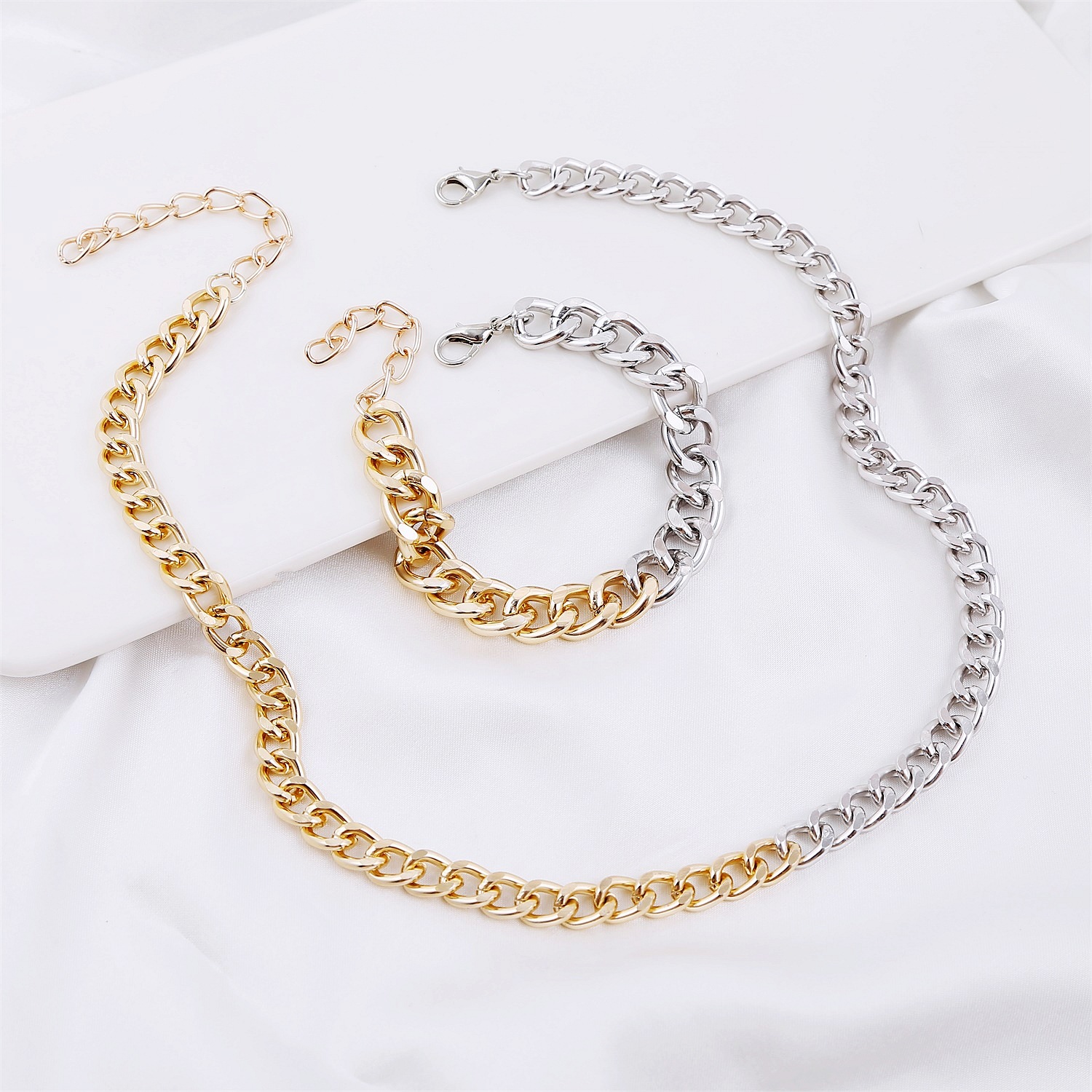 Fashion Simple Gold and Silver Two-Color Aluminum Chain Lock Retro Trendy Exaggerated Cross-Border Ins Necklace European and American Jewelry Fashion Simple Gold and Silver Two-Color Aluminum Chain Lock Retro Trendy Exaggerated Cross-Border Ins Necklace European and American Jewelry