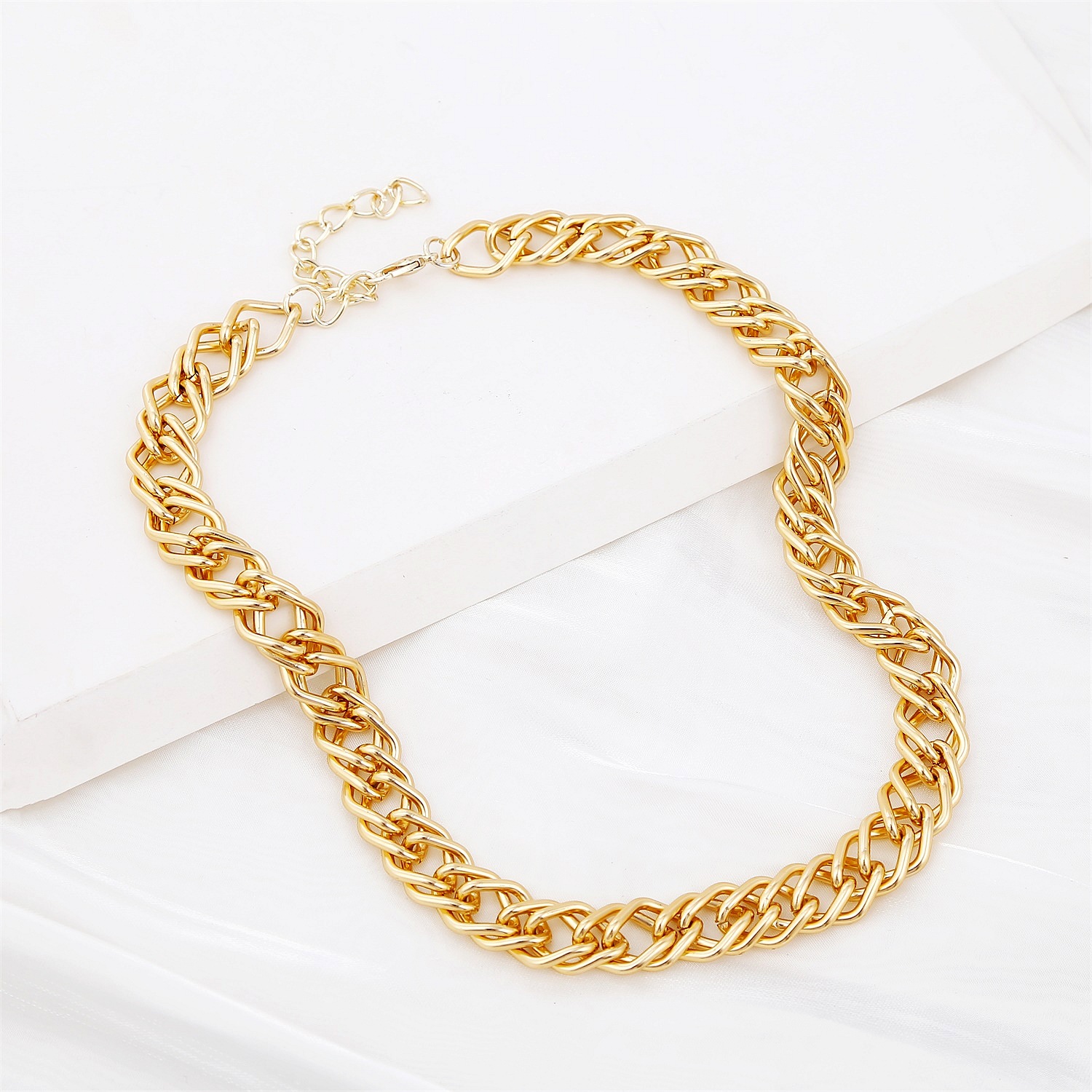 Fashion Simple Gold and Silver Two-Color Aluminum Chain Lock Retro Trendy Exaggerated Cross-Border Ins Necklace European and American Jewelry Fashion Simple Gold and Silver Two-Color Aluminum Chain Lock Retro Trendy Exaggerated Cross-Border Ins Necklace European and American Jewelry