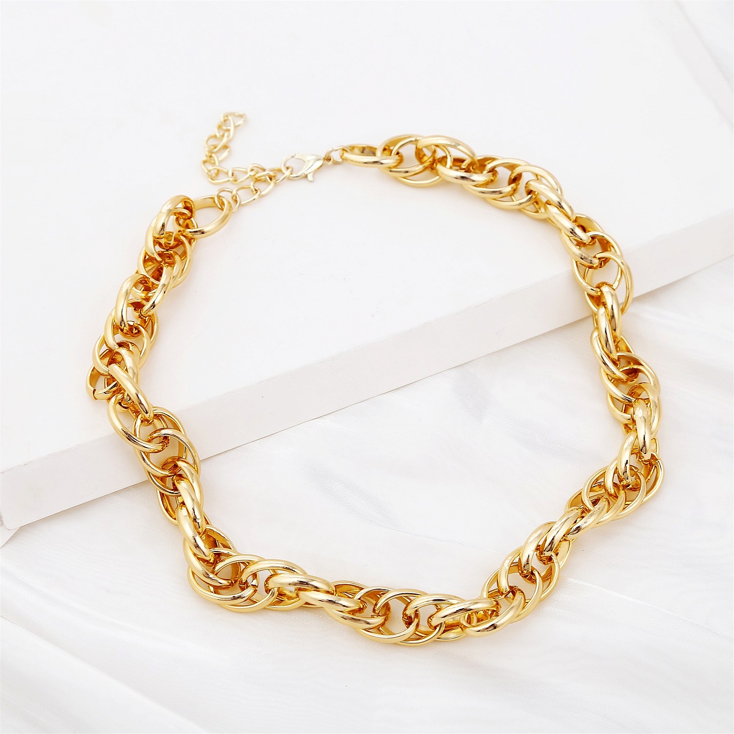 Fashion Simple Gold and Silver Two-Color Aluminum Chain Lock Retro Trendy Exaggerated Cross-Border Ins Necklace European and American Jewelry Fashion Simple Gold and Silver Two-Color Aluminum Chain Lock Retro Trendy Exaggerated Cross-Border Ins Necklace European and American Jewelry