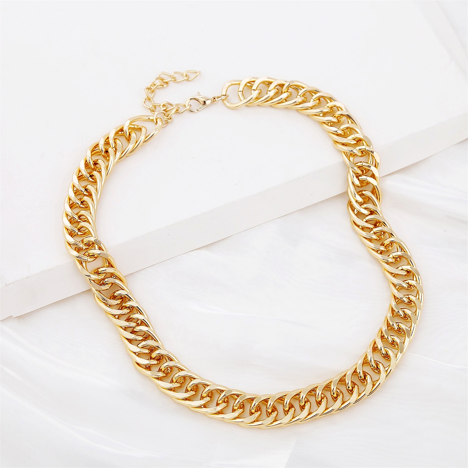 Fashion Simple Gold and Silver Two-Color Aluminum Chain Lock Retro Trendy Exaggerated Cross-Border Ins Necklace European and American Jewelry Fashion Simple Gold and Silver Two-Color Aluminum Chain Lock Retro Trendy Exaggerated Cross-Border Ins Necklace European and American Jewelry
