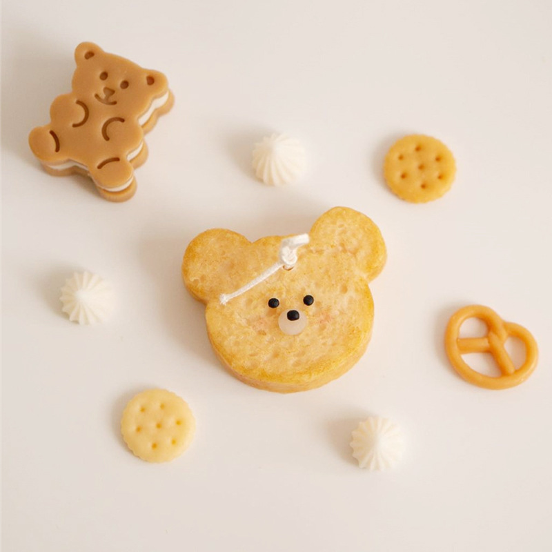 INS Style Bear Toast Bread Bear Sandwich Biscuit Aromatherapy Candle Mould Simulation Ornaments Cake Baking Silicone Mold