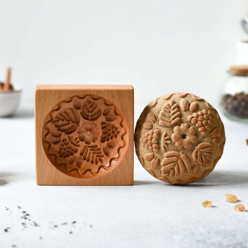 Cross-Border Hot Crisp Cake Mold Raspberry Carving Wood Cookie Mold Cutter Ginger Biscuit Crisp Cake Mold