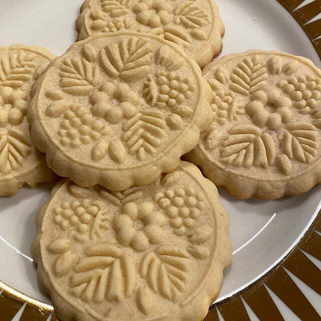 Cross-Border Hot Crisp Cake Mold Raspberry Carving Wood Cookie Mold Cutter Ginger Biscuit Crisp Cake Mold