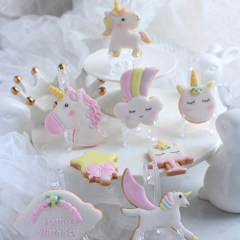 DIY Baking Mold 8PCs Unicorn Plastic Biscuit Mold Fondant Cake Embossing Mold Decoration Mold Cutter