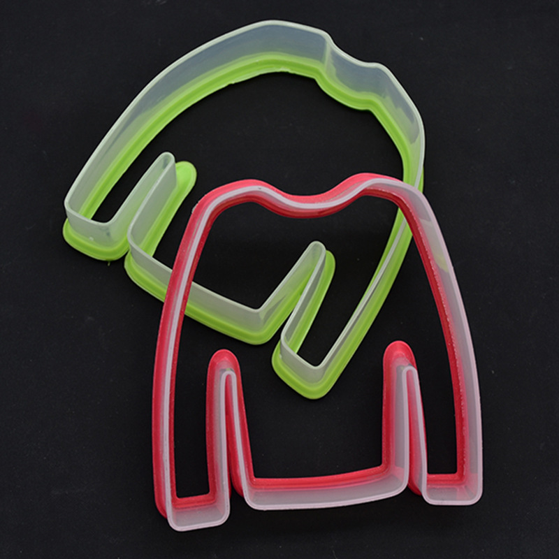 DIY Baking Christmas Clothes Men and Women Cutter Fondant Brickearth Plastic Clothes Cutter Biscuit Mold