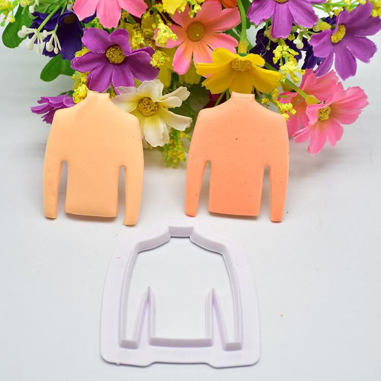 DIY Baking Christmas Clothes Men and Women Cutter Fondant Brickearth Plastic Clothes Cutter Biscuit Mold