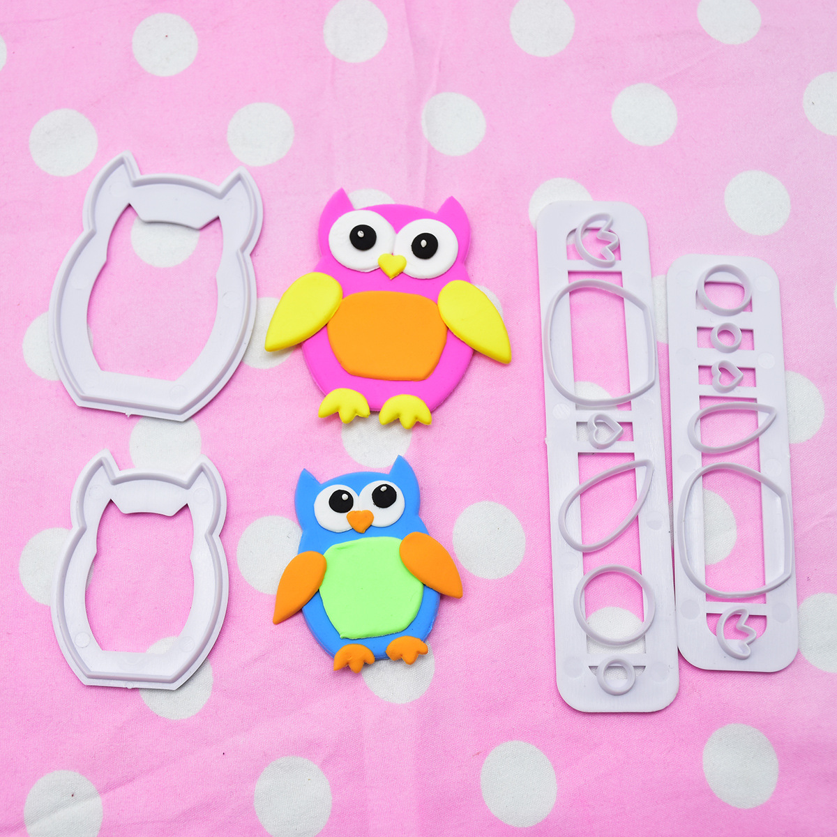 DIY Baking Christmas Clothes Men and Women Cutter Fondant Brickearth Plastic Clothes Cutter Biscuit Mold