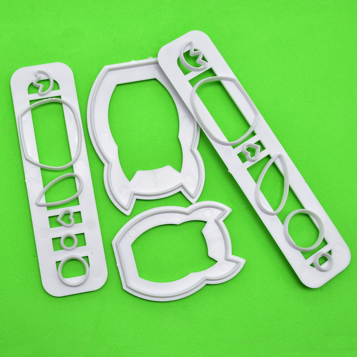 DIY Baking Christmas Clothes Men and Women Cutter Fondant Brickearth Plastic Clothes Cutter Biscuit Mold