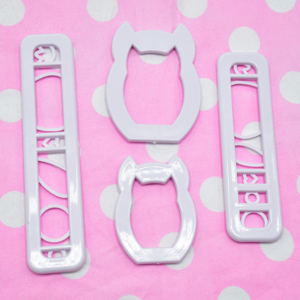 DIY Baking Christmas Clothes Men and Women Cutter Fondant Brickearth Plastic Clothes Cutter Biscuit Mold