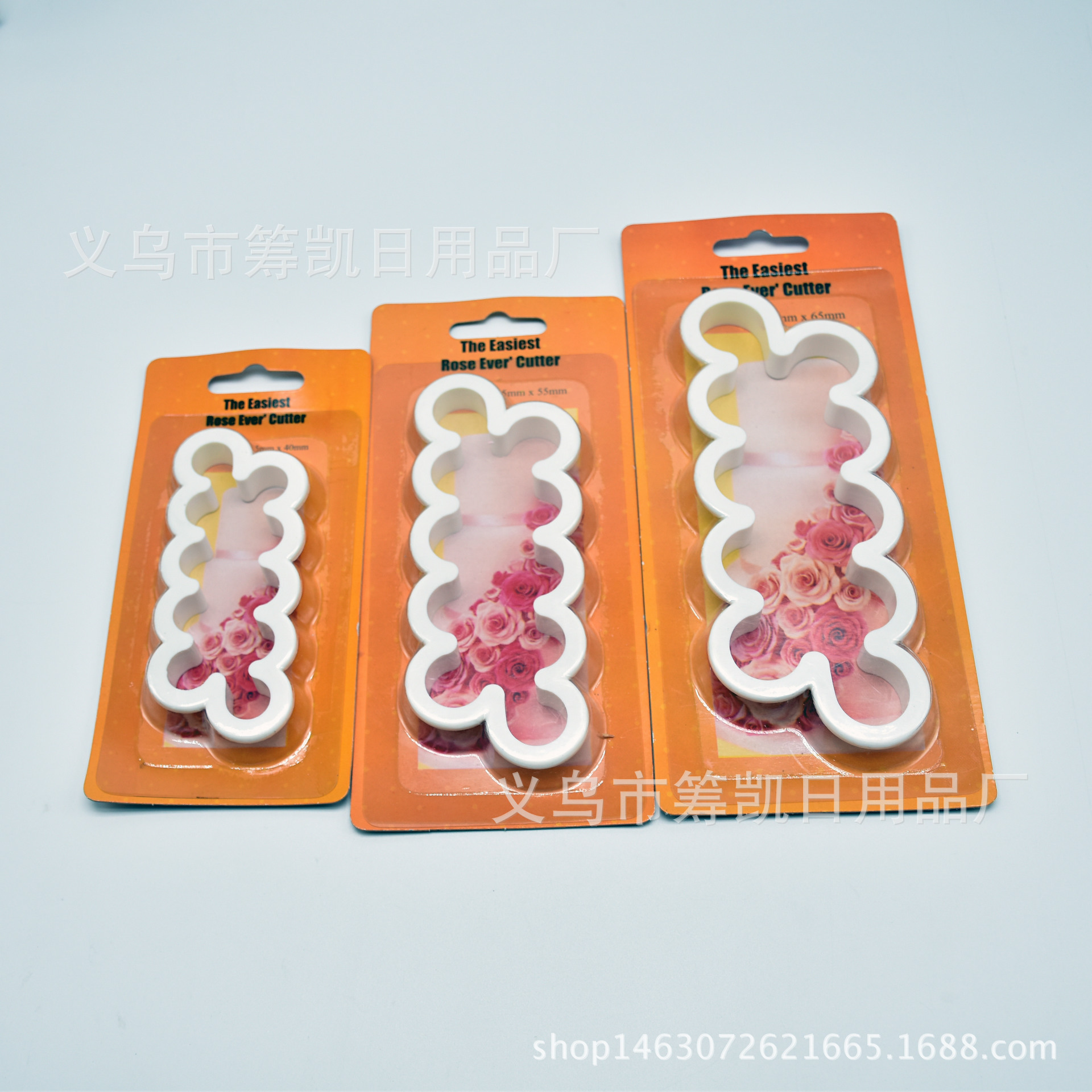 DIY Baking Christmas Clothes Men and Women Cutter Fondant Brickearth Plastic Clothes Cutter Biscuit Mold
