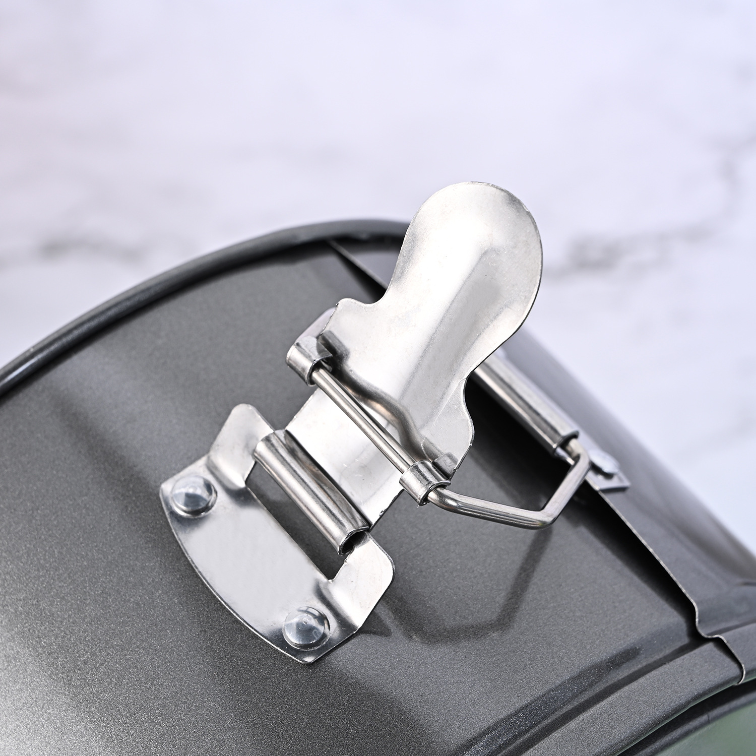 Non-Stick round Buckle Detachable Cake Mold Lock Cake Mold Mousse Household Carbon Steel Ovenware Baking Tools