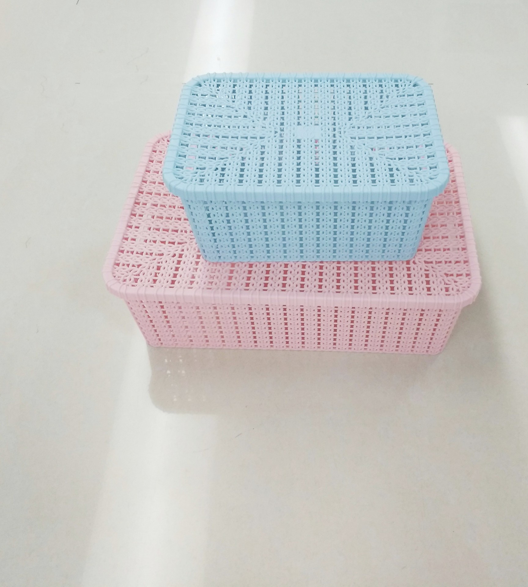 The new shelves of plastic rattan storage box weaving baskets with lid finishing box storage box