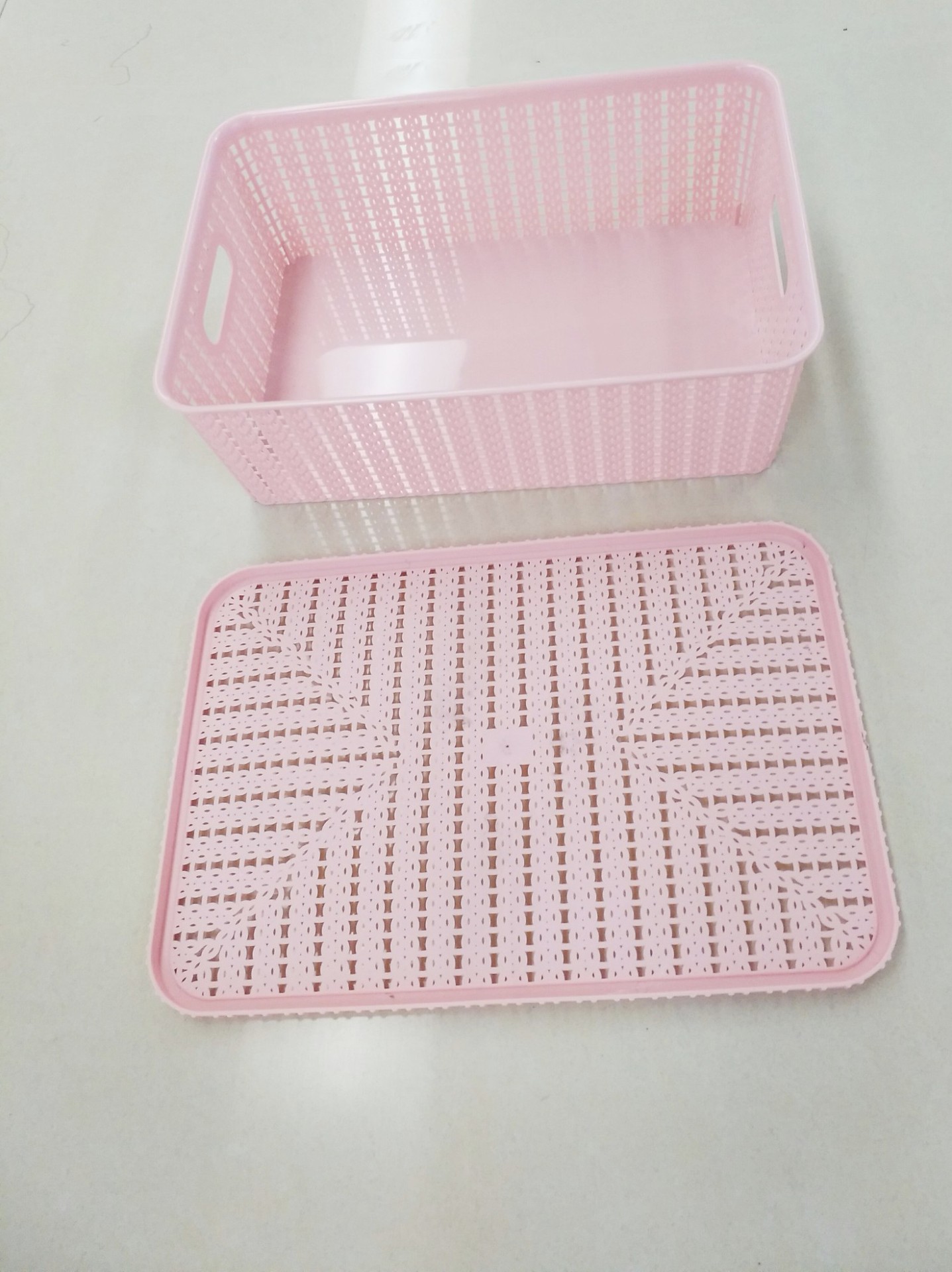 The new shelves of plastic rattan storage box weaving baskets with lid finishing box storage box