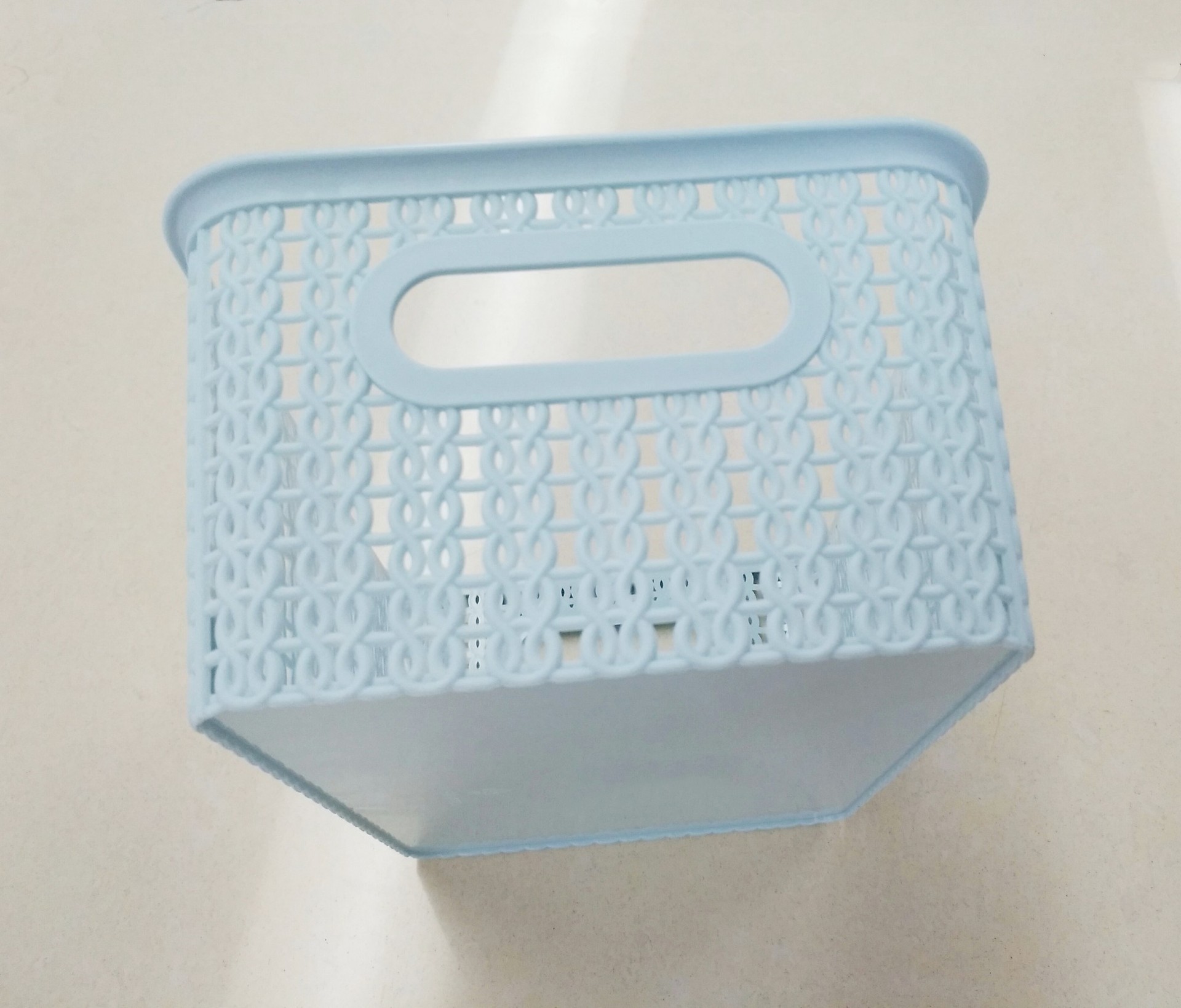 The new shelves of plastic rattan storage box weaving baskets with lid finishing box storage box