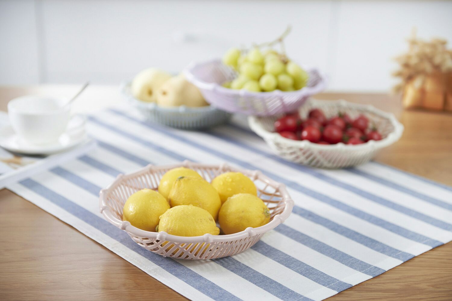 J06-5176 Round hollow out lace fruit basket and fruit bowl plate
