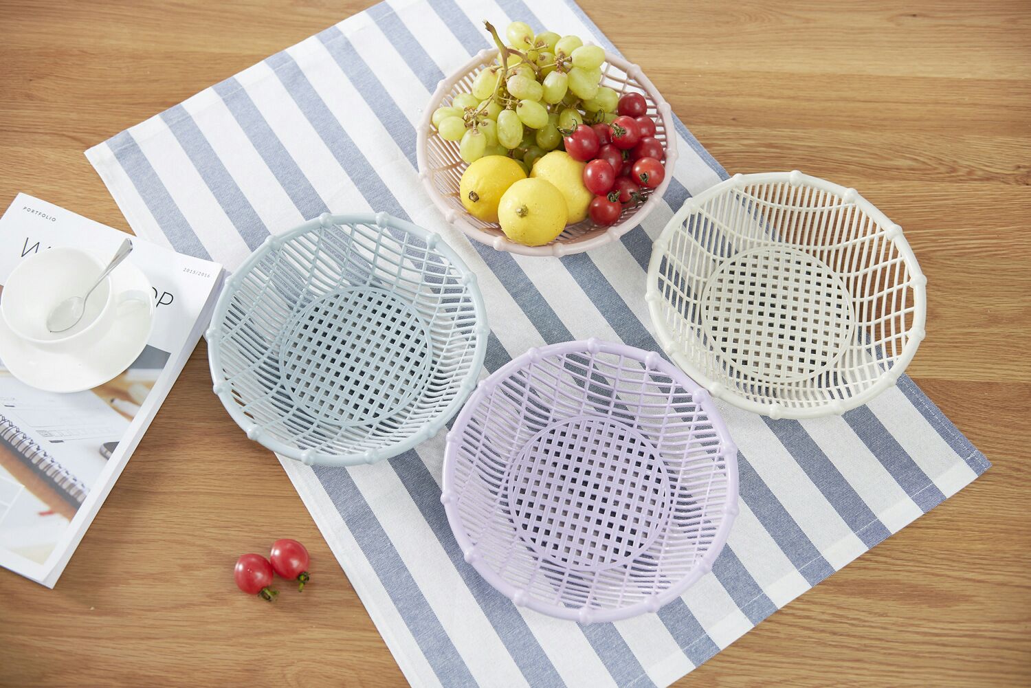 J06-5176 Round hollow out lace fruit basket and fruit bowl plate J06-5176 Round hollow out lace fruit basket and fruit bowl plate