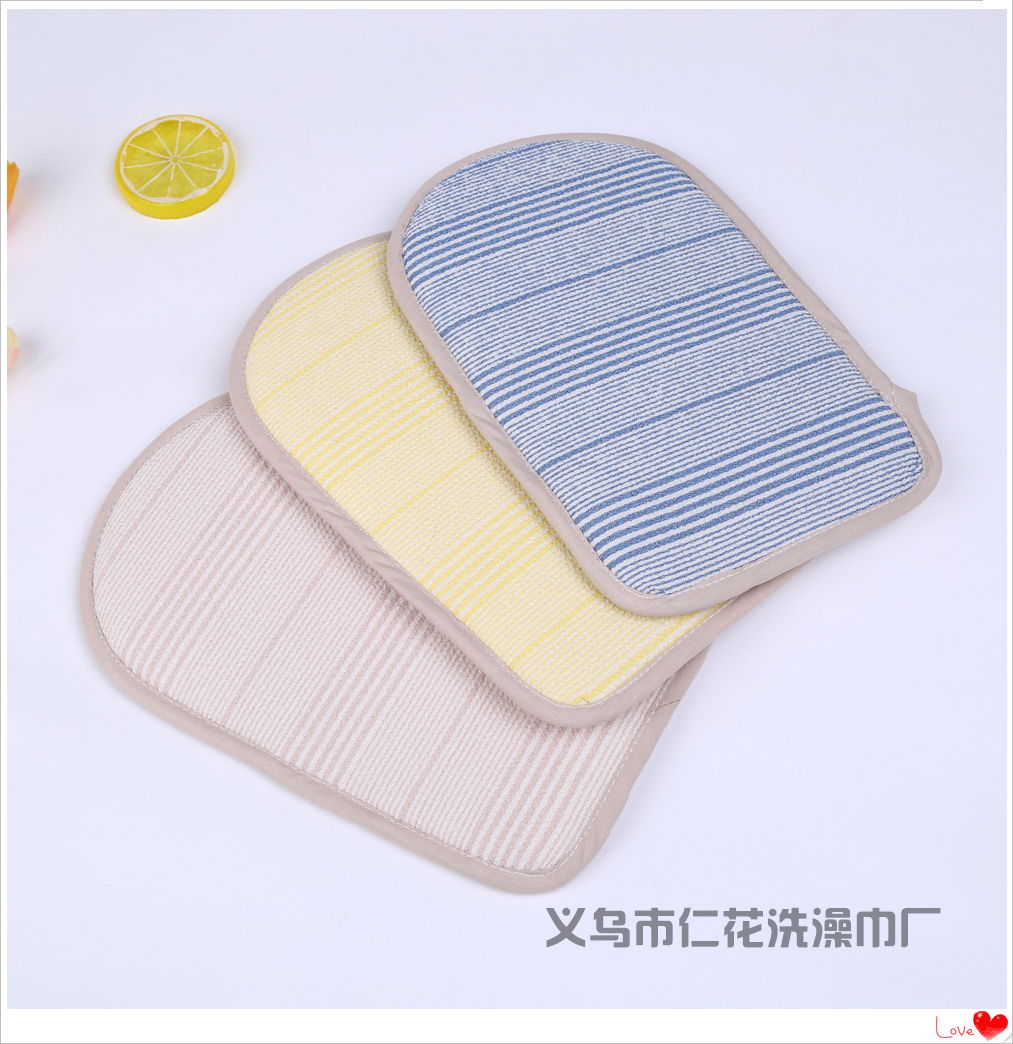 Bath towel with double-sided fine lines Bath towel with double rubbing towel