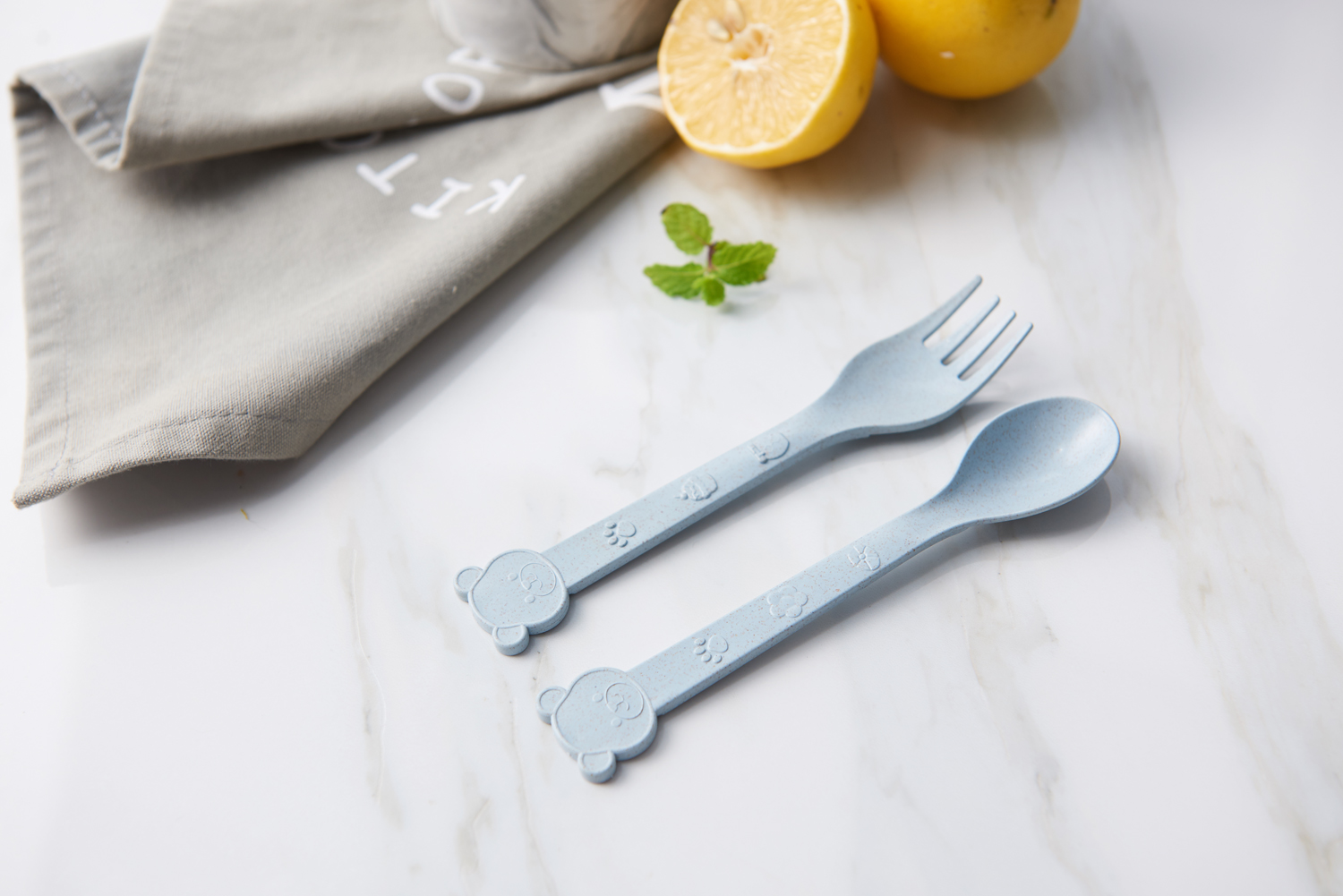 Children&#039;s tableware wheat straw children&#039;s plate three-piece cartoon truck plate baby spoon plate set