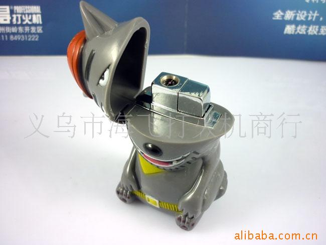 200 yuan mix with sound personality type grey wolf on a plastic lighter