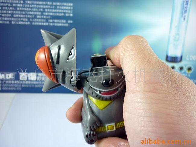 200 yuan mix with sound personality type grey wolf on a plastic lighter