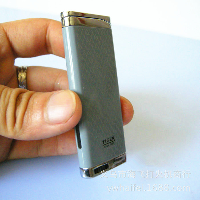 The supply of metal Tiger TW-895 windproof lighter and lighter into Yanju mixed batch