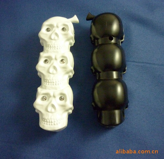 "The mixed batch of 200 Yuan" creative personality type skeleton with light metal lighter