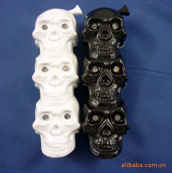 "The mixed batch of 200 Yuan" creative personality type skeleton with light metal lighter