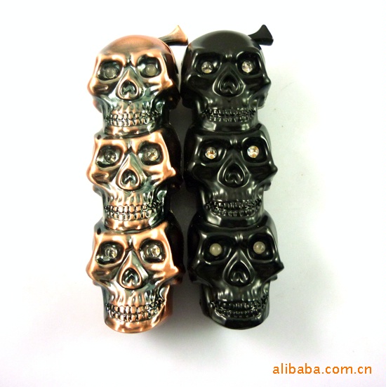 "The mixed batch of 200 Yuan" creative personality type skeleton with light metal lighter