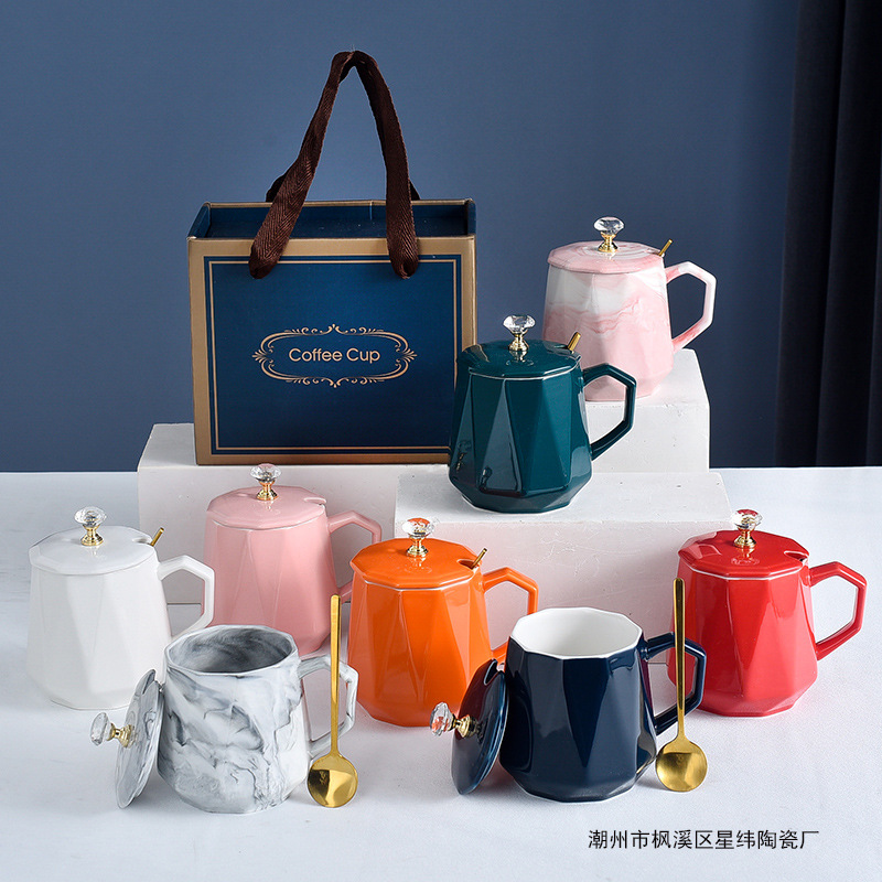 Nordic Light Luxury Glass Dustproof with Cover KTV Fruit Plate Nuts Packing Home Living Room Snacks Pastry Snack Dish
