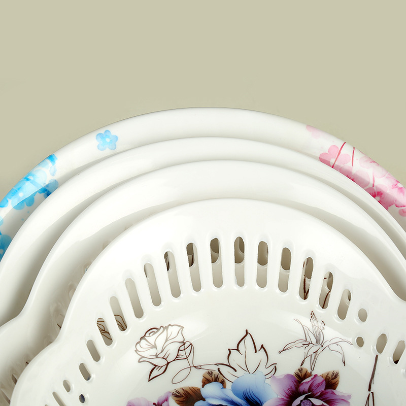 2017 New Household Commodity Plastic waitfruit plate Creative Tableware Three Petals with long holes Fruit plate