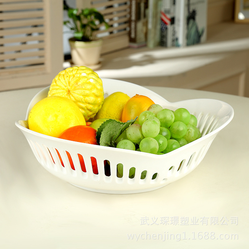 2017 New Household Commodity Plastic waitfruit plate Creative Tableware Three Petals with long holes Fruit plate