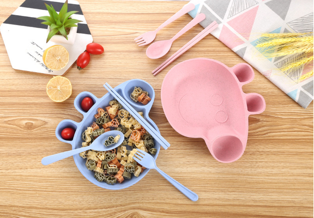 Pig Wheat Straw Children's Tableware Set Page Baby Compartment Breakfast Plate Spoon Fork Plate Four-Piece Gift Set Pig Wheat Straw Children's Tableware Set Page Baby Compartment Breakfast Plate Spoon Fork Plate Four-Piece Gift Set