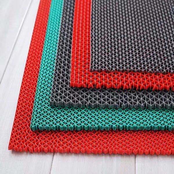 Manufacturer S-Type PVC Hollow Non-Slip Mat Waterproof Gasket Mesh Plastic Toilet Bathroom Pool Carpet Wholesale