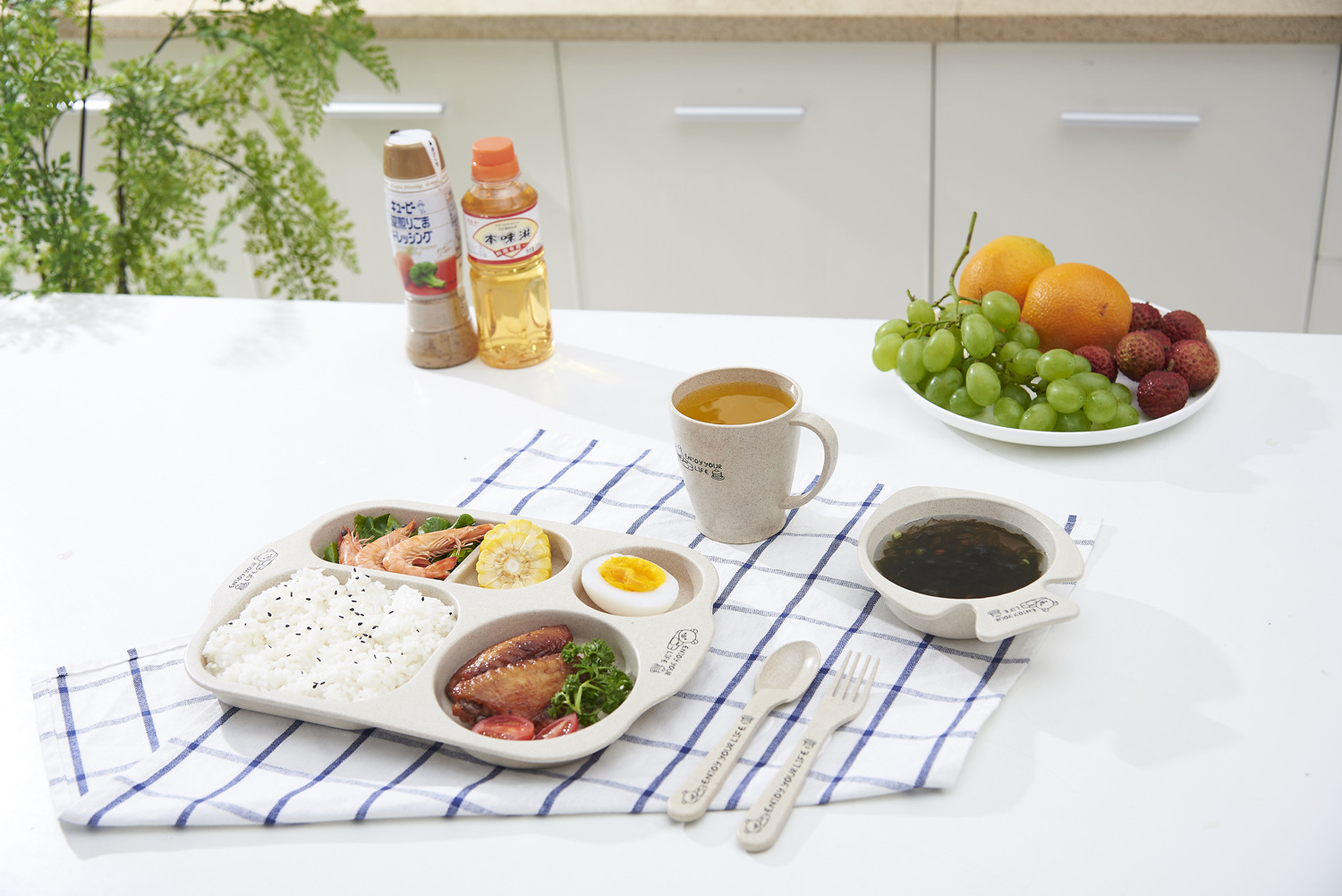 Environmentally Friendly and Healthy Wheat Straw Children's Household Tableware Food Tray Set with Children Chopsticks Spoon Fork