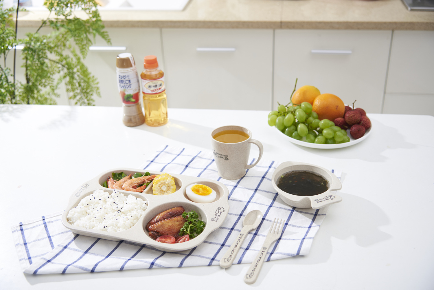 Environmentally Friendly and Healthy Wheat Straw Children's Household Tableware Food Tray Set with Children Chopsticks Spoon Fork