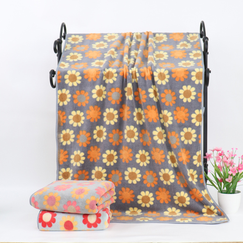 Yiwu Good Goods 70*140 Coral Fleece Bath Towel New Printed Big Towel Couple Beach Towel SUNFLOWER Bath Towel