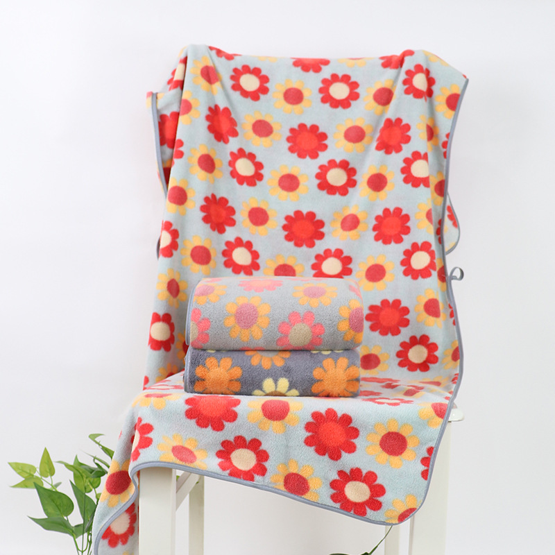 Yiwu Good Goods 70*140 Coral Fleece Bath Towel New Printed Big Towel Couple Beach Towel SUNFLOWER Bath Towel