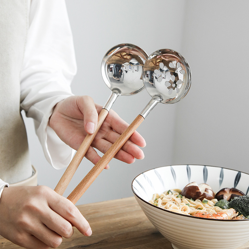 304 Stainless Steel Tableware Japanese Style Wooden Handle Soup Ladle Perforated Ladle Household Kitchen Gadget Hot Pot Drain Factory in Stock
