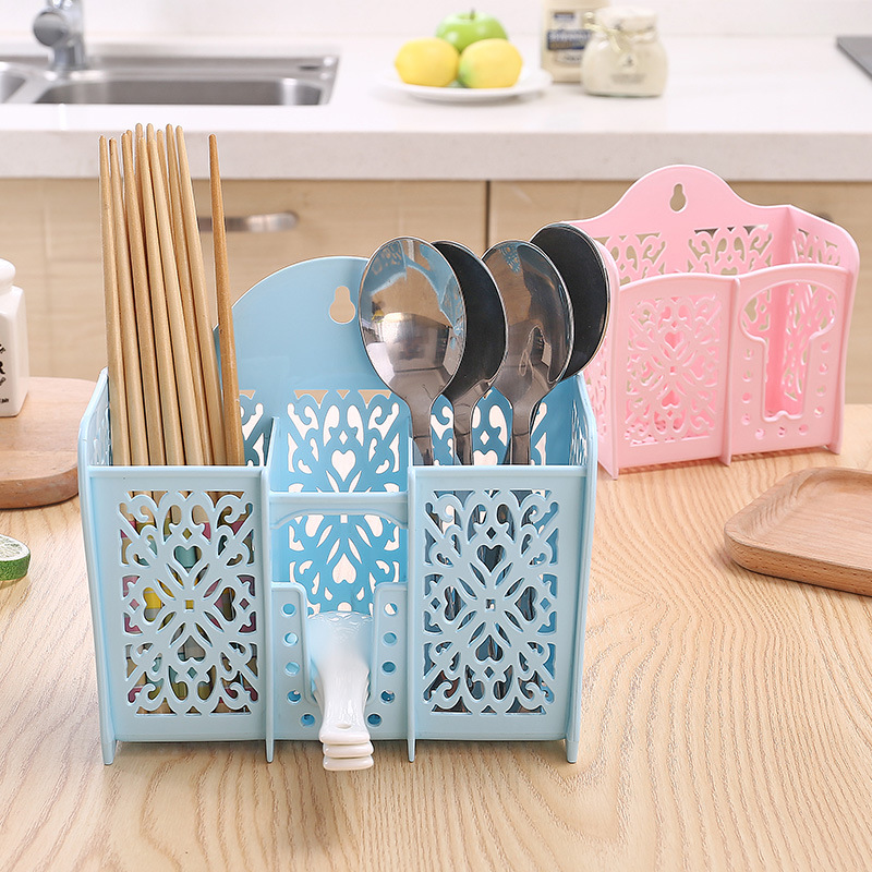 2. Two basket parents are wholesale owners of plastic chopsticks