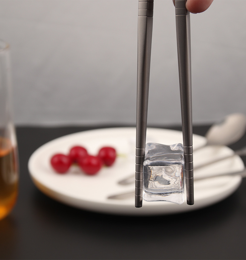 Portable Tableware Set Titanium Material Knife, Fork, Spoon and Chopsticks Set Environmental Protection Tableware Factory Wholesale Customizable Logo