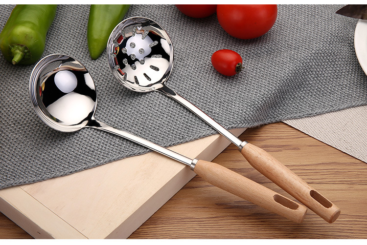 Spot Goods 304 Stainless Steel Soup Ladle Domestic Hot Pot Colander Kitchen Gadget Creative Japanese Solid Wood Spoon