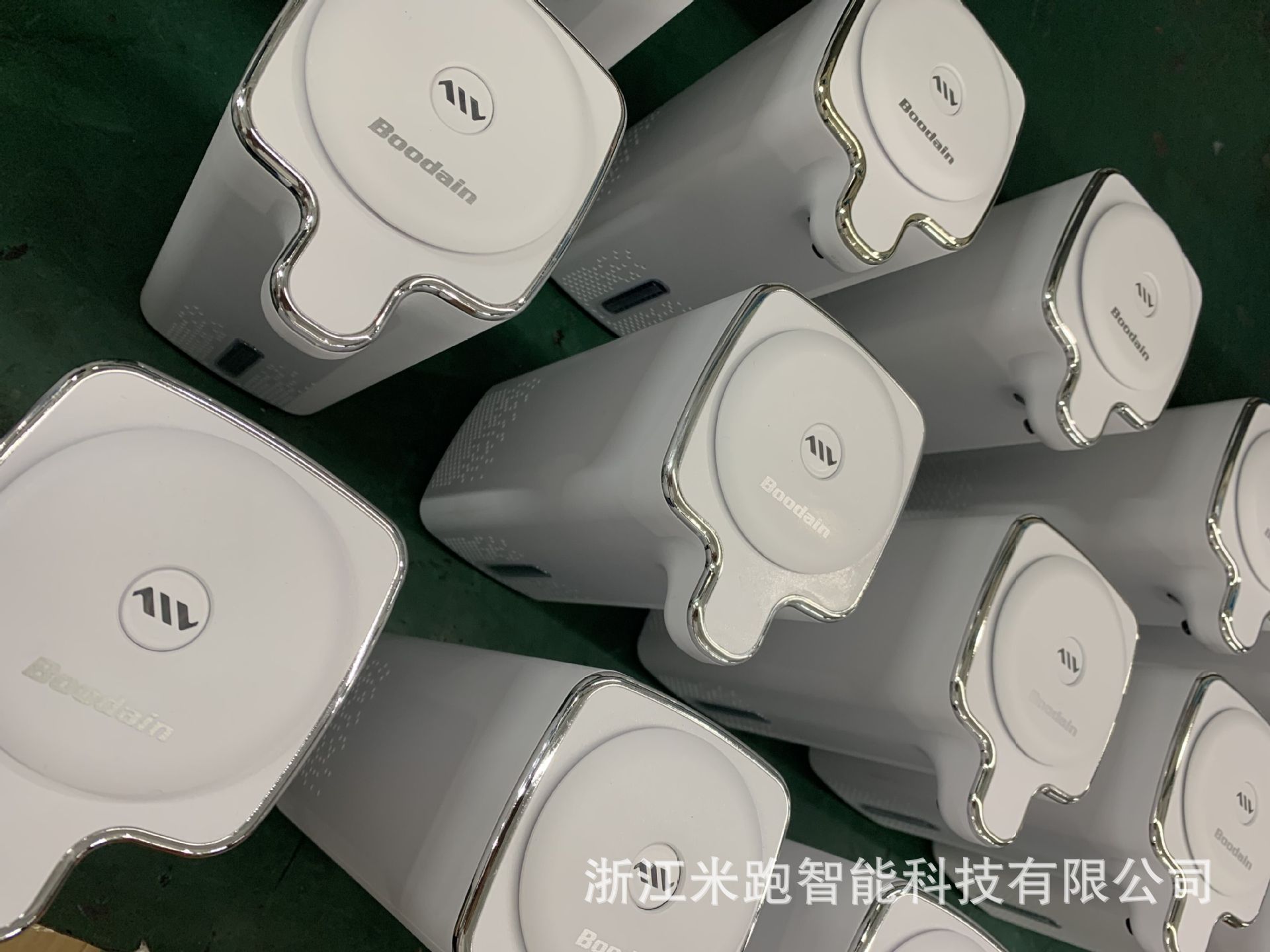 Full-Automatic Induction Foam Hand Washing Machine Large Capacity Sink Intelligent Soap Lye Box Rechargeable Wall-Mounted Soap Dispenser Full-Automatic Induction Foam Hand Washing Machine Large Capacity Sink Intelligent Soap Lye Box Rechargeable Wall-Mounted Soap Dispenser