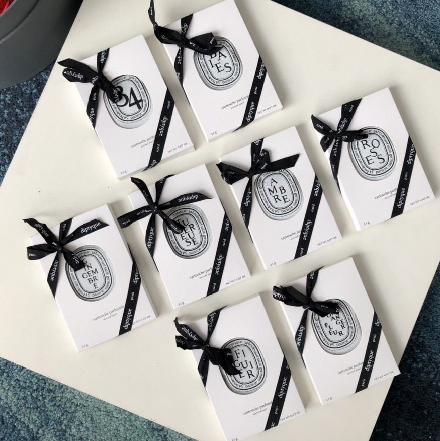 Popular TikTok Diptyque Car Aromatherapy Solid Car Fragrance Perfume Air Outlet Hanging Aroma Diffuser Pendant