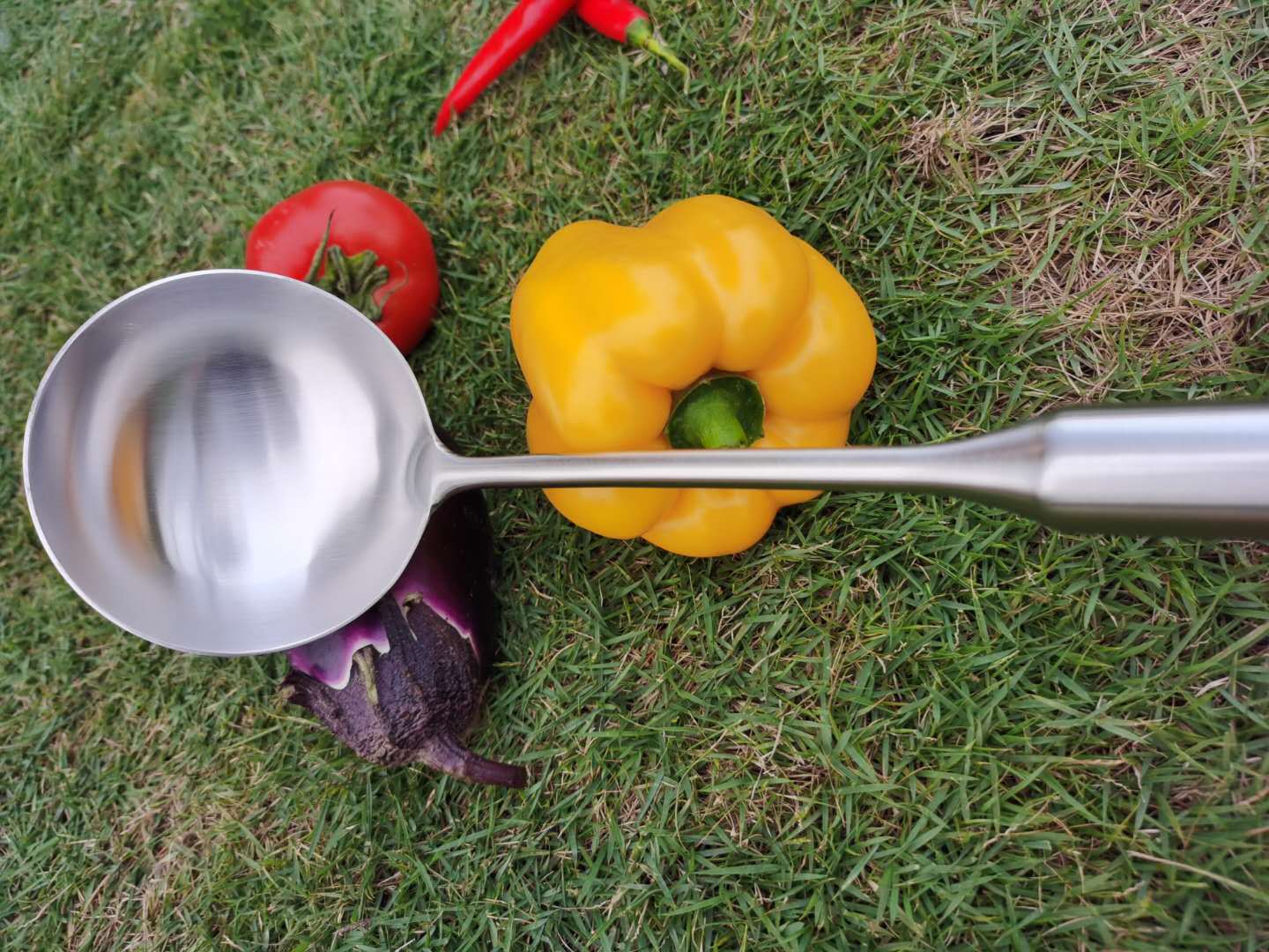 Stainless Steel Oil-Proof Kitchen Spoon Long Handle Non-Slip and Hot Kitchen Utensils Hanging Hot Pot Soup Ladle 2020 New Style