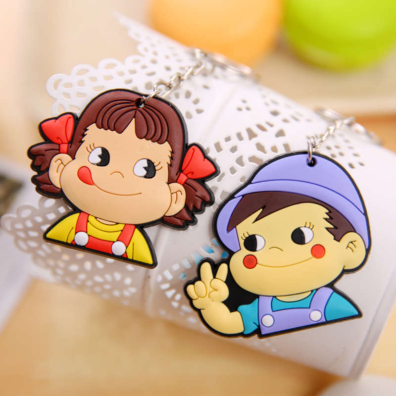 With the card paper South Korea cute cartoon silicone car key ring creative couples model key ring small pendant key.