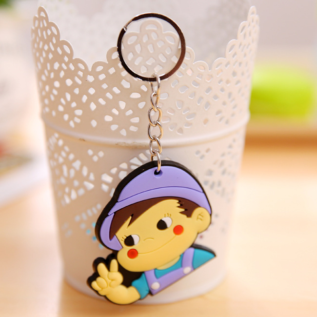 With the card paper South Korea cute cartoon silicone car key ring creative couples model key ring small pendant key. With the card paper South Korea cute cartoon silicone car key ring creative couples model key ring small pendant key.
