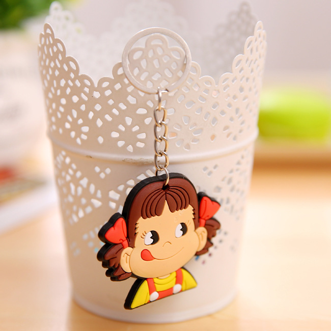 With the card paper South Korea cute cartoon silicone car key ring creative couples model key ring small pendant key. With the card paper South Korea cute cartoon silicone car key ring creative couples model key ring small pendant key.