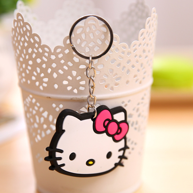With the card paper South Korea cute cartoon silicone car key ring creative couples model key ring small pendant key. With the card paper South Korea cute cartoon silicone car key ring creative couples model key ring small pendant key.