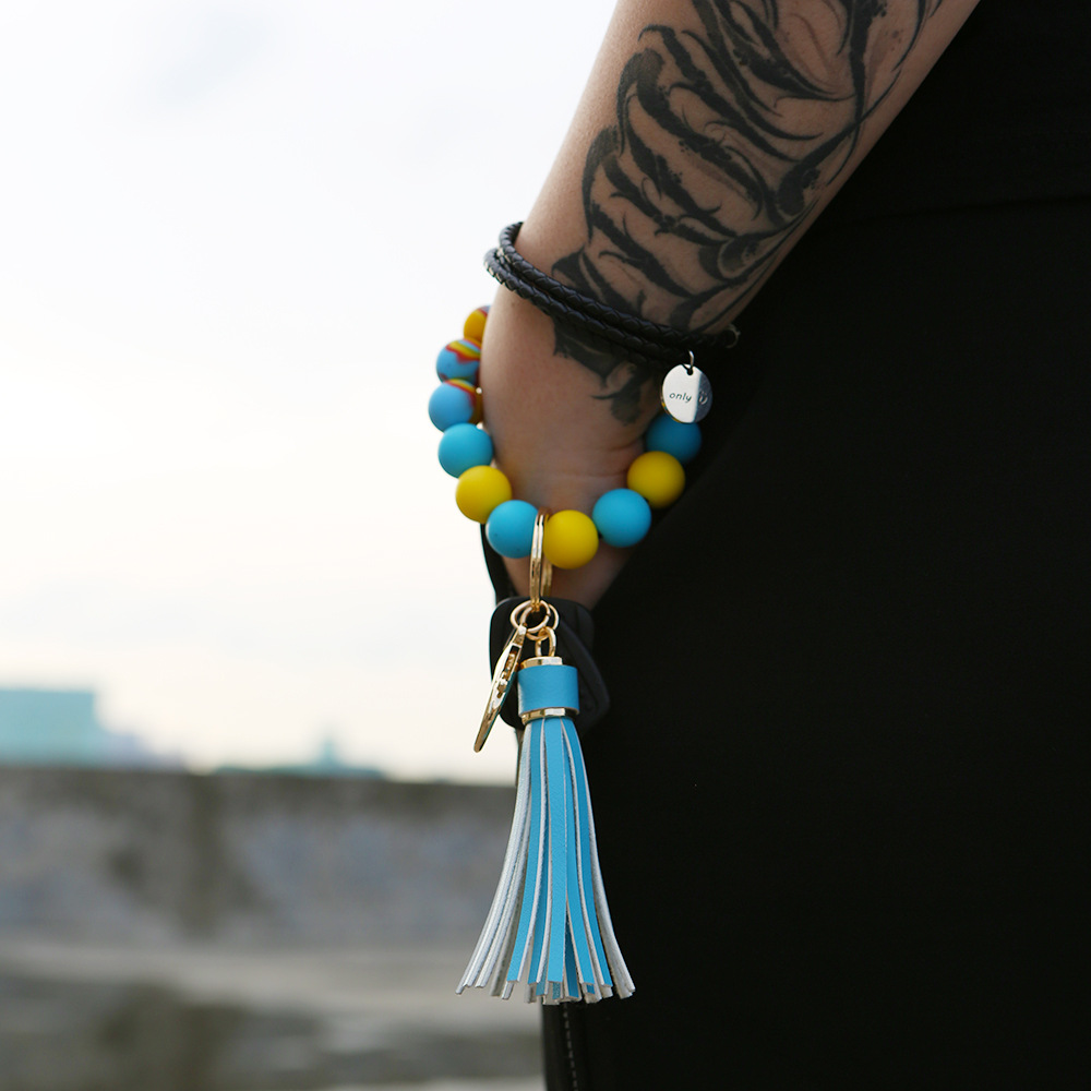 Color Silicone Beads Bracelet Bracelet Keychain Female Foreign Trade Amazon Pu Tassel Card Bag Silicone Bracelet Key Ring Color Silicone Beads Bracelet Bracelet Keychain Female Foreign Trade Amazon Pu Tassel Card Bag Silicone Bracelet Key Ring